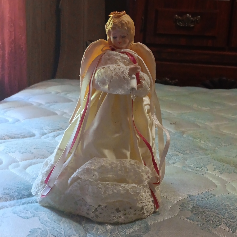 LED angel toy, antique from the 70's. (LEDS DO NOT WORK!)